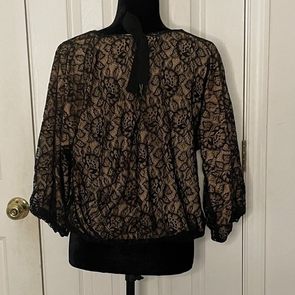 Womens' 3/4 Sleeve Ruffle Dress - Picture 2 of 8